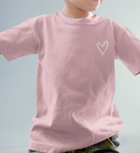 Lade das Bild in den Galerie-Viewer, Herzmotiv Kinder Organic T-Shirt

