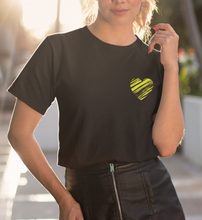Lade das Bild in den Galerie-Viewer, Vintage Herz Premium Organic Charity-Shirt
